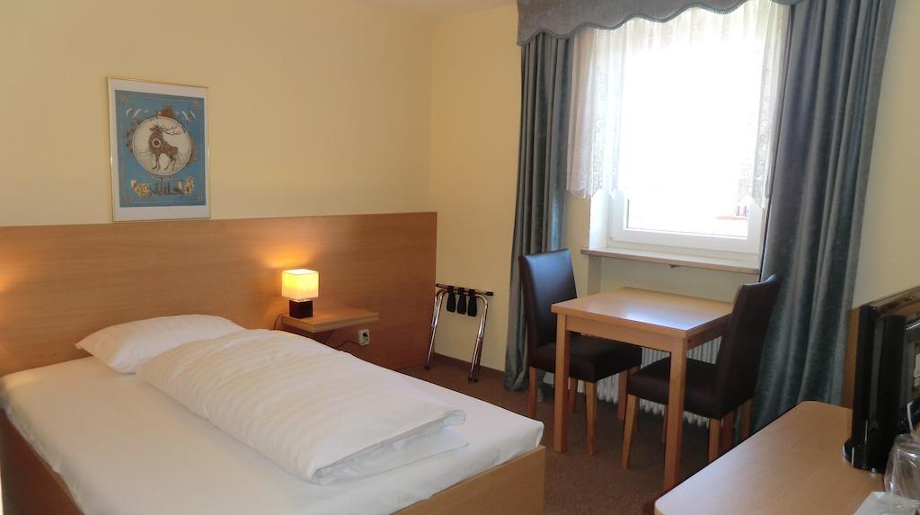Hotel Simon Gauting Pokoj fotografie